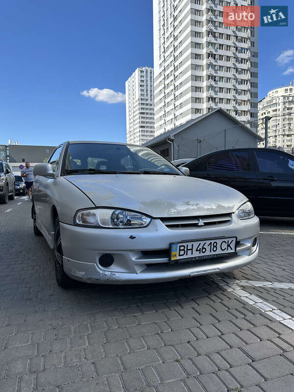 Хэтчбек Mitsubishi Colt 2002 в Одессе