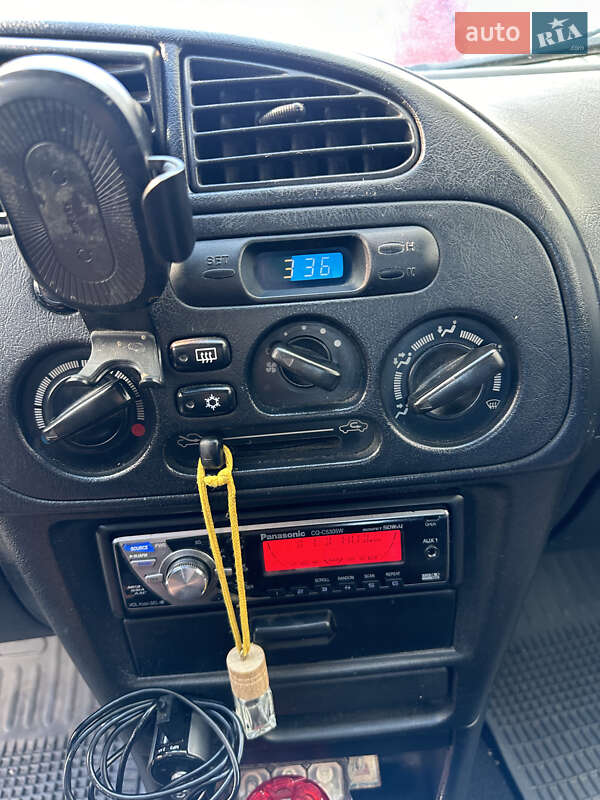 Хэтчбек Mitsubishi Colt 2002 в Одессе