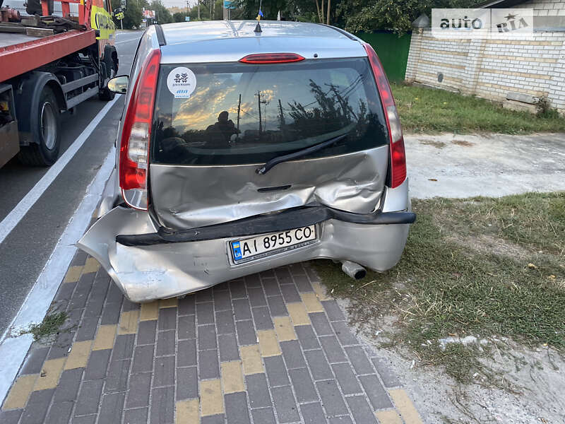 Хэтчбек Mitsubishi Colt 2005 в Петропавловской Борщаговке