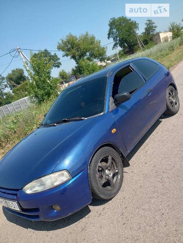 Хэтчбек Mitsubishi Colt 2000 в Александрие
