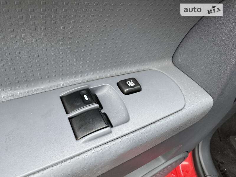 Хэтчбек Mitsubishi Colt 2006 в Киеве