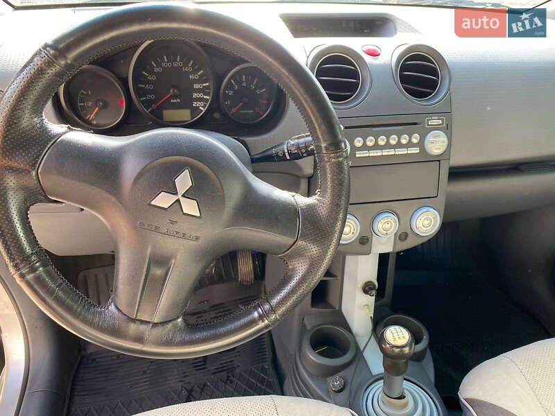 Хэтчбек Mitsubishi Colt 2004 в Стрые