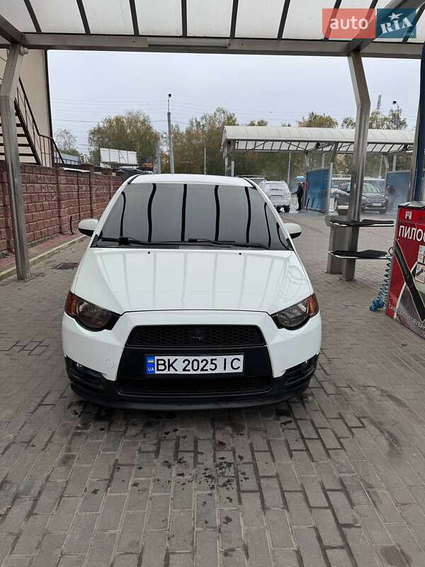 Хэтчбек Mitsubishi Colt 2011 в Ровно