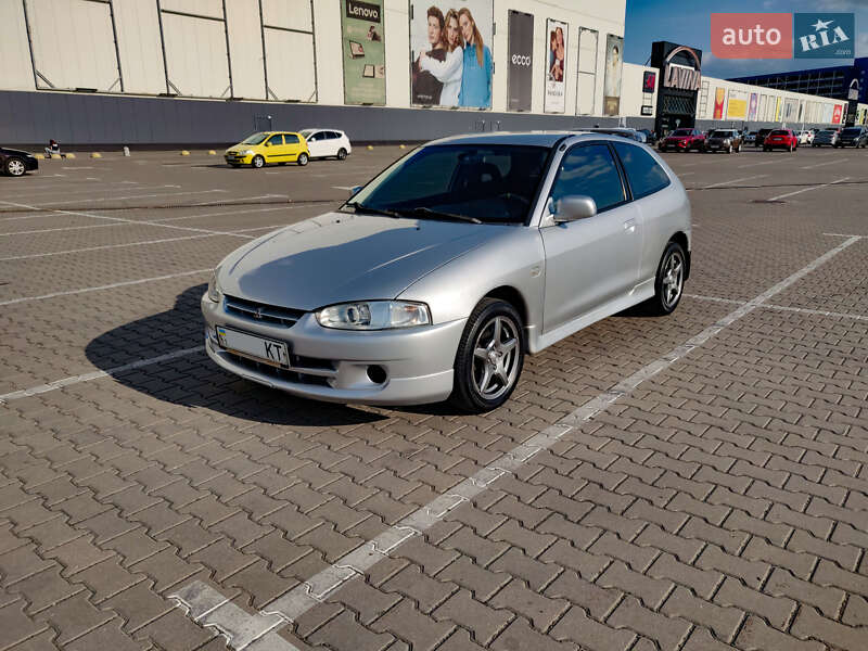 Хэтчбек Mitsubishi Colt 2003 в Киеве