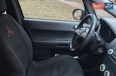 Хэтчбек Mitsubishi Colt 2005 в 