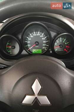 Хэтчбек Mitsubishi Colt 2007 в 