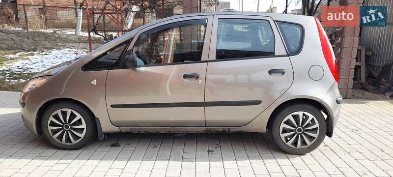 Хэтчбек Mitsubishi Colt 2007 в 