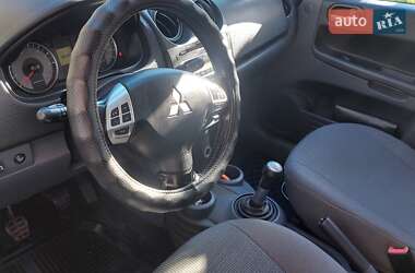 Хэтчбек Mitsubishi Colt 2011 в 