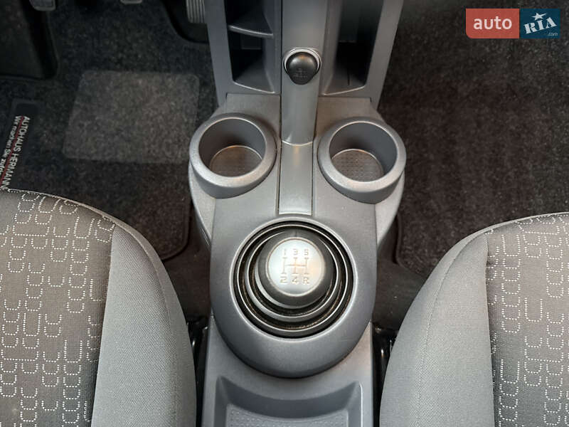 Хэтчбек Mitsubishi Colt 2009 в Черновцах