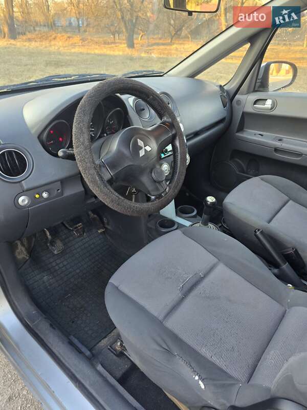 Хэтчбек Mitsubishi Colt 2005 в Хмельнике
