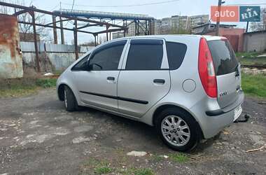 Хэтчбек Mitsubishi Colt 2005 в 