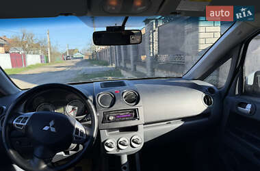 Хэтчбек Mitsubishi Colt 2009 в 