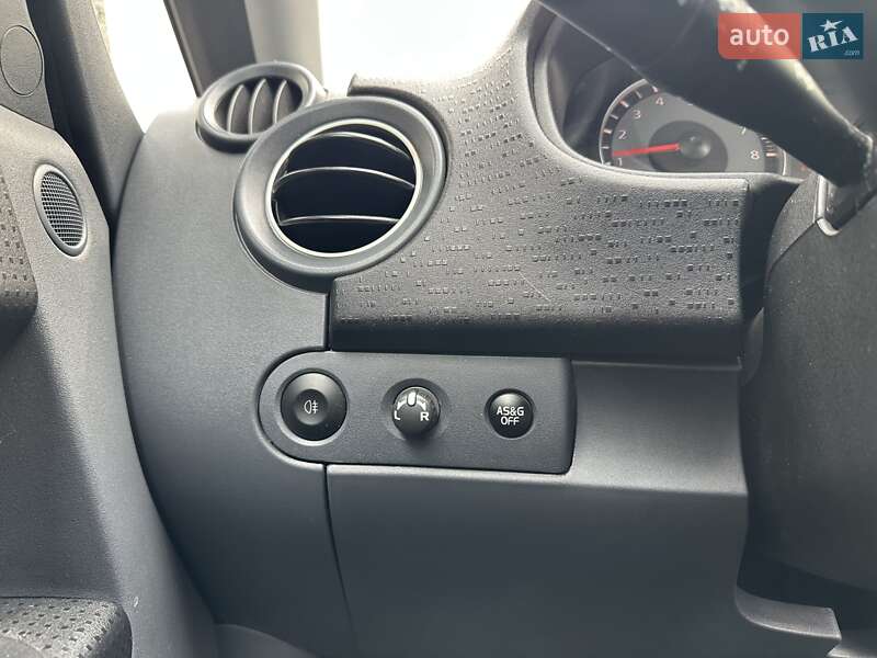 Хэтчбек Mitsubishi Colt 2012 в Черновцах