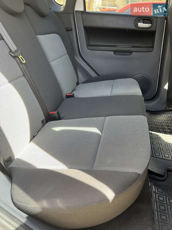Хэтчбек Mitsubishi Colt 2011 в Ровно