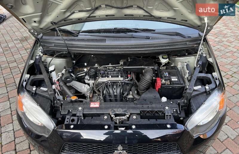 Хетчбек Mitsubishi Colt 2011 в Чернівцях