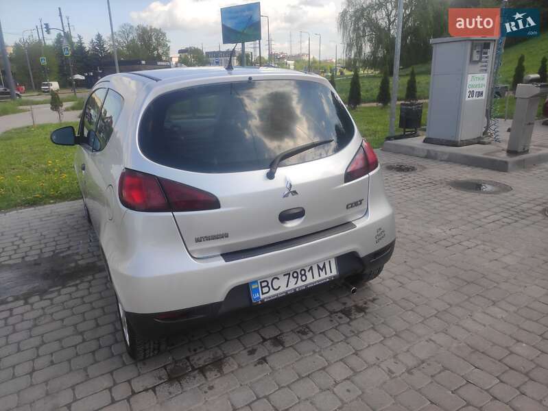 Хэтчбек Mitsubishi Colt 2009 в Львове