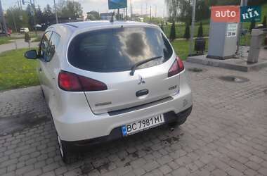 Хэтчбек Mitsubishi Colt 2009 в 