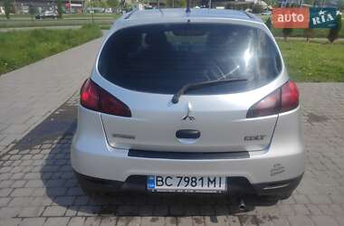 Хэтчбек Mitsubishi Colt 2009 в 