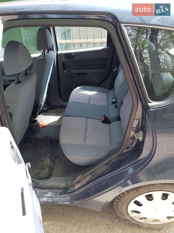 Хетчбек Mitsubishi Colt 2004 в Сокирянах
