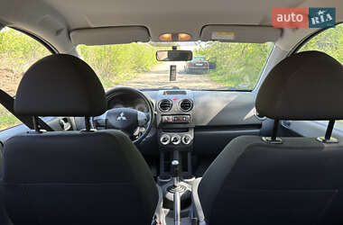 Хэтчбек Mitsubishi Colt 2009 в 