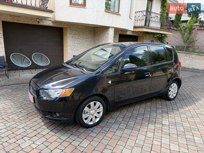 Хэтчбек Mitsubishi Colt 2010 в Черновцах