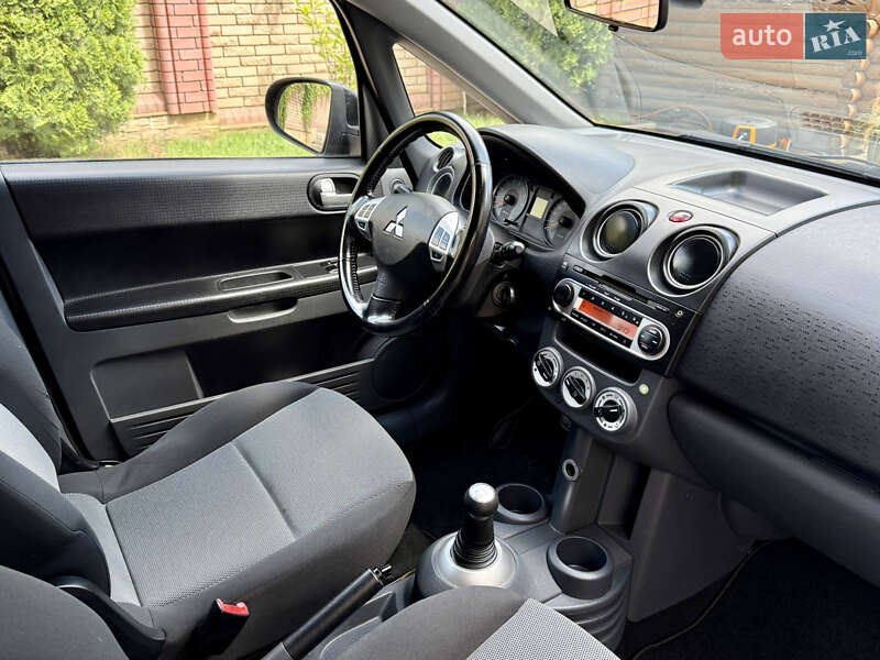 Хэтчбек Mitsubishi Colt 2010 в Черновцах