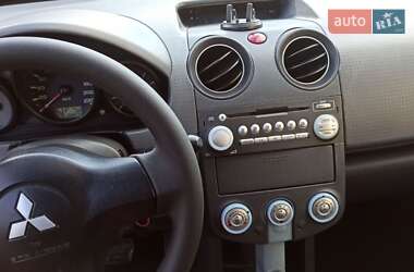 Хэтчбек Mitsubishi Colt 2004 в 