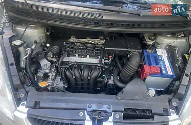 Хэтчбек Mitsubishi Colt 2006 в 