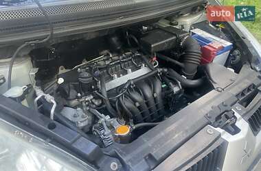 Хэтчбек Mitsubishi Colt 2006 в 