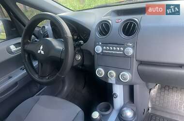 Хэтчбек Mitsubishi Colt 2006 в 