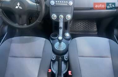 Хэтчбек Mitsubishi Colt 2006 в 
