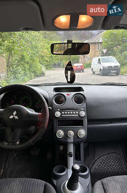 Хэтчбек Mitsubishi Colt 2008 в 