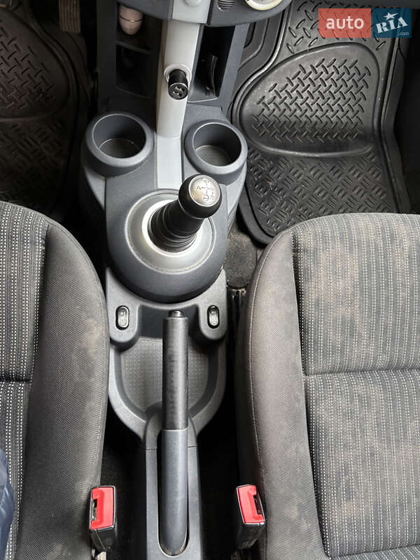 Хэтчбек Mitsubishi Colt 2008 в Киеве