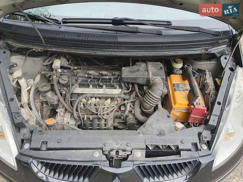 Хэтчбек Mitsubishi Colt 2008 в Черновцах