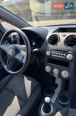 Хэтчбек Mitsubishi Colt 2008 в 