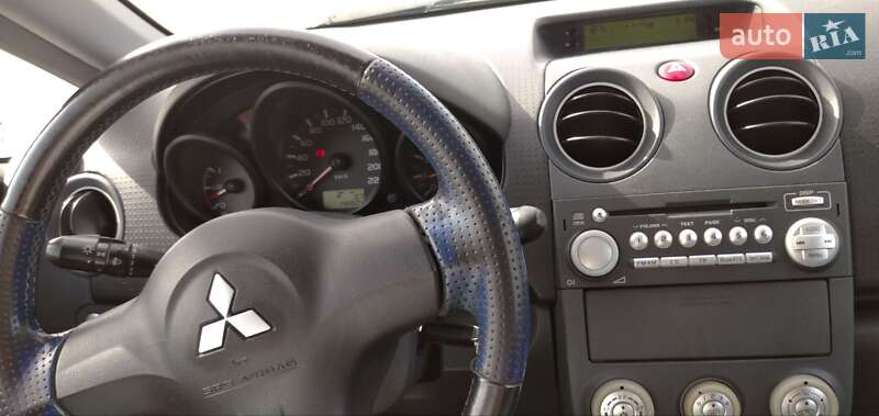 Хэтчбек Mitsubishi Colt 2007 в Южноукраинске