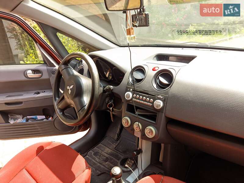 Хетчбек Mitsubishi Colt 2006 в Львові