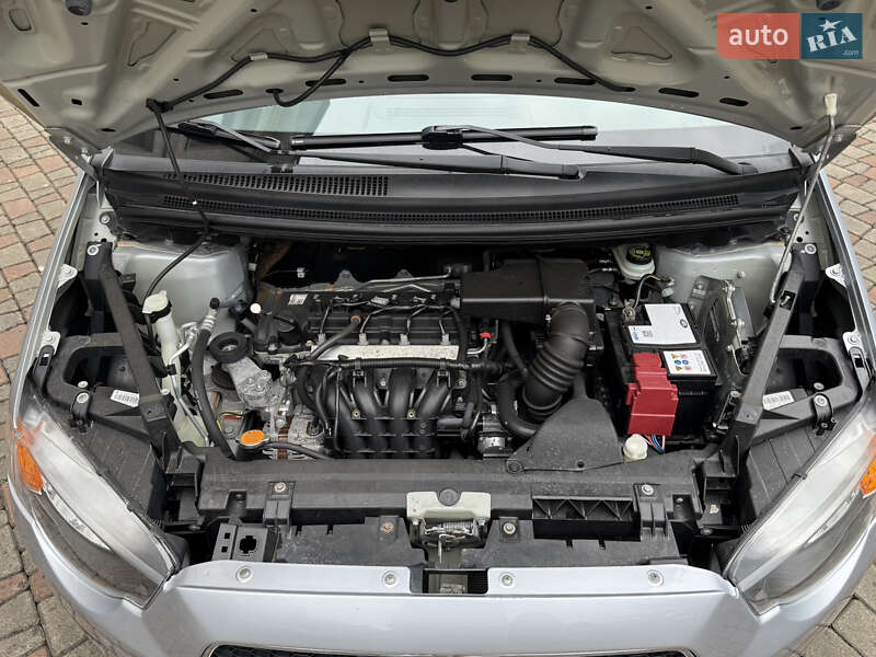 Хэтчбек Mitsubishi Colt 2013 в Черновцах