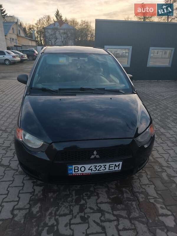 Хэтчбек Mitsubishi Colt 2009 в 