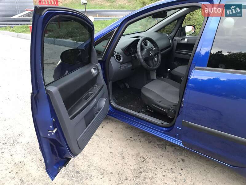 Хэтчбек Mitsubishi Colt 2008 в Люботине