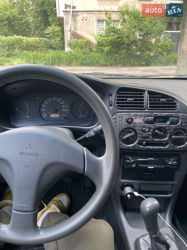 Хэтчбек Mitsubishi Colt 2000 в Ужгороде