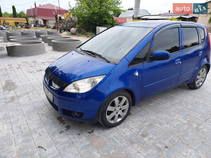 Хэтчбек Mitsubishi Colt 2006 в 