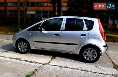 Хэтчбек Mitsubishi Colt 2005 в 