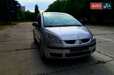 Хэтчбек Mitsubishi Colt 2005 в 