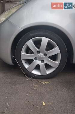 Хэтчбек Mitsubishi Colt 2006 в 