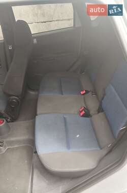 Хэтчбек Mitsubishi Colt 2006 в 