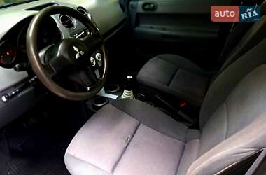 Хэтчбек Mitsubishi Colt 2005 в 