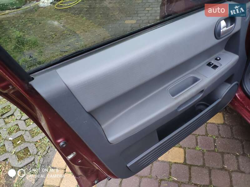 Хэтчбек Mitsubishi Colt 2006 в Львове