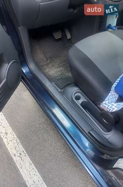 Хэтчбек Mitsubishi Colt 2004 в 
