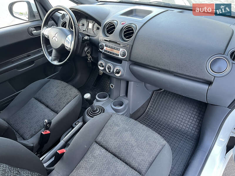 Хэтчбек Mitsubishi Colt 2012 в Киеве